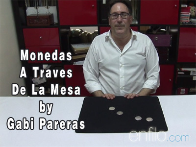 Monedas A Traves De La Mesa by Gabi Pareras